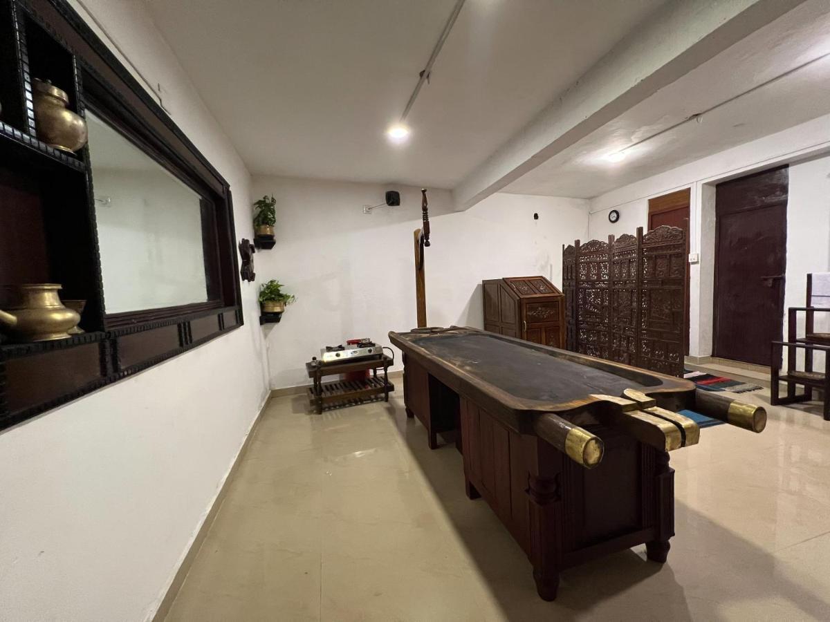 Vedha Ayurvedic Panchakarma Treatment Centre Hotel Alappuzha Bagian luar foto
